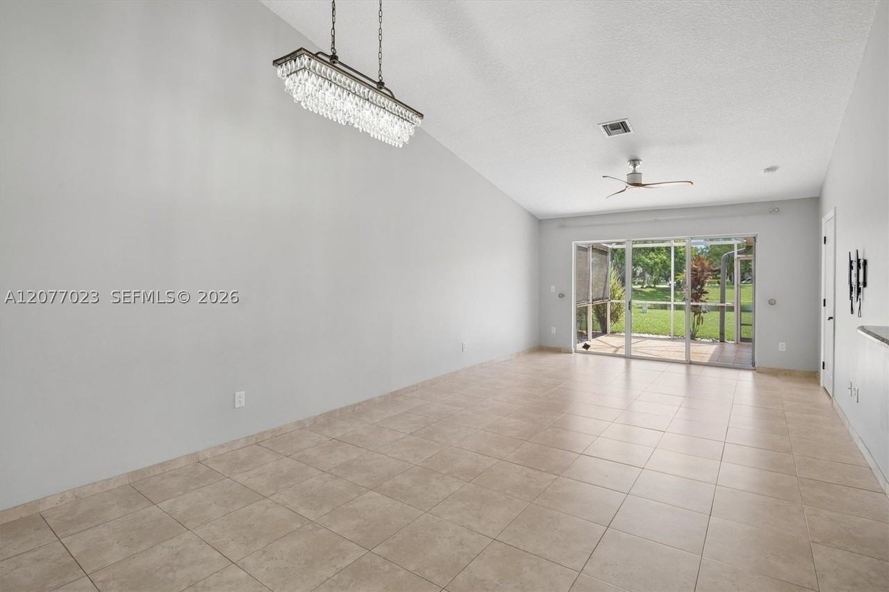 5200 W Lakes Dr - Photo 6 of 26