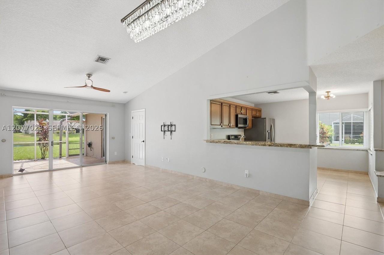 5200 W Lakes Dr - Photo 7 of 26