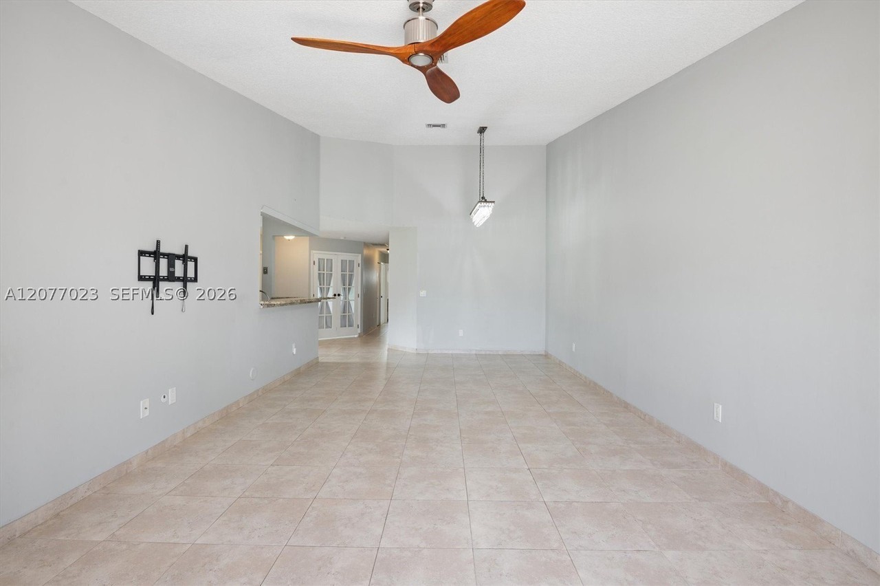 5200 W Lakes Dr - Photo 6 of 26