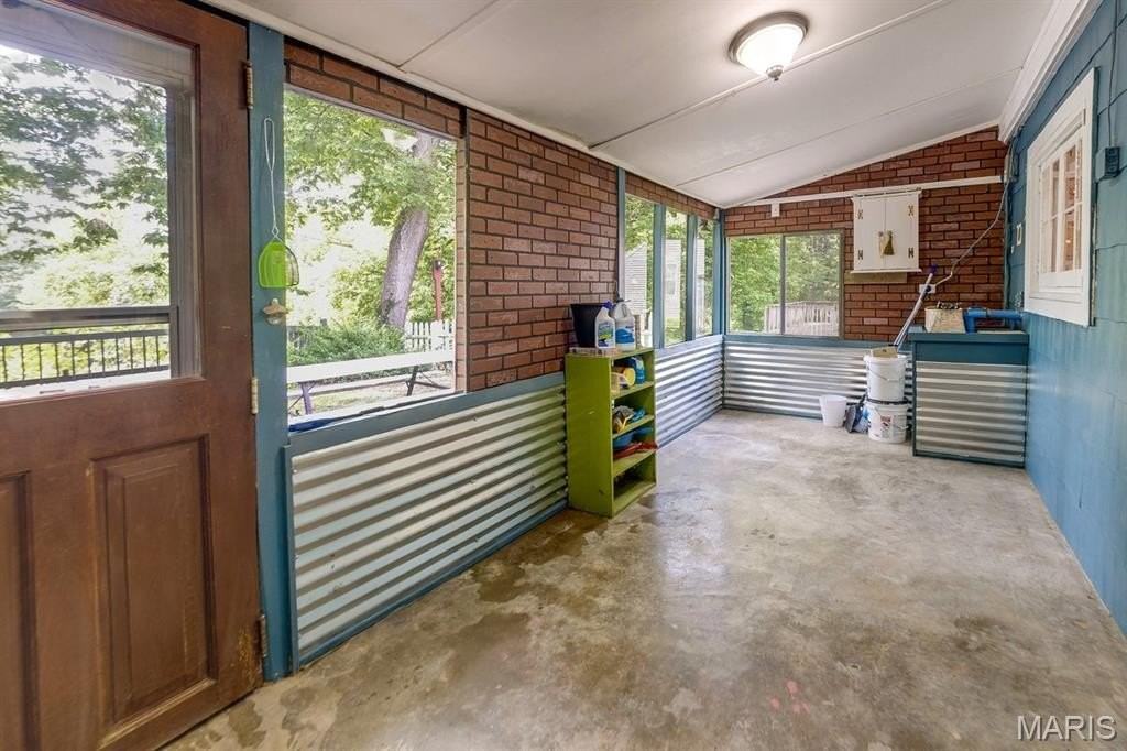 8182 Riverview Dr - Photo 3 of 21