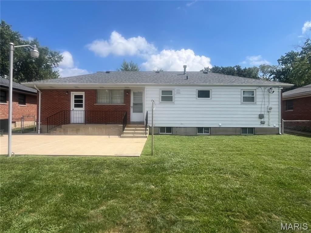 8623 Villa Crest Dr - Photo 3 of 4