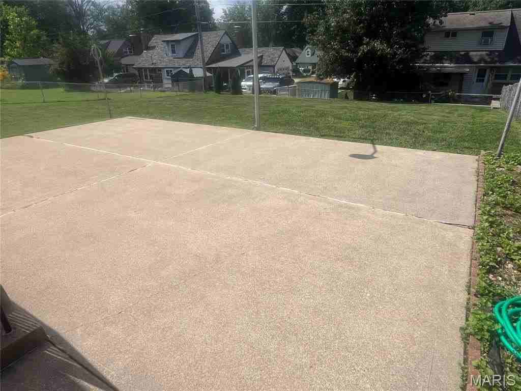 8623 Villa Crest Dr - Photo 4 of 4