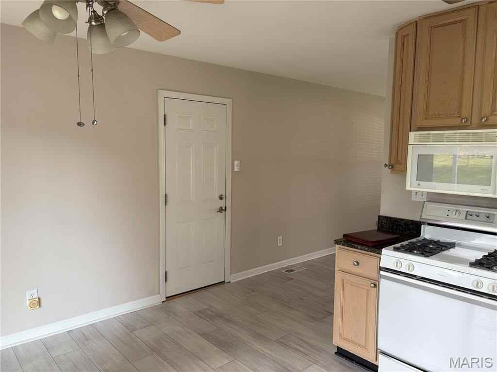 1266 Valiant Dr - Photo 6 of 15