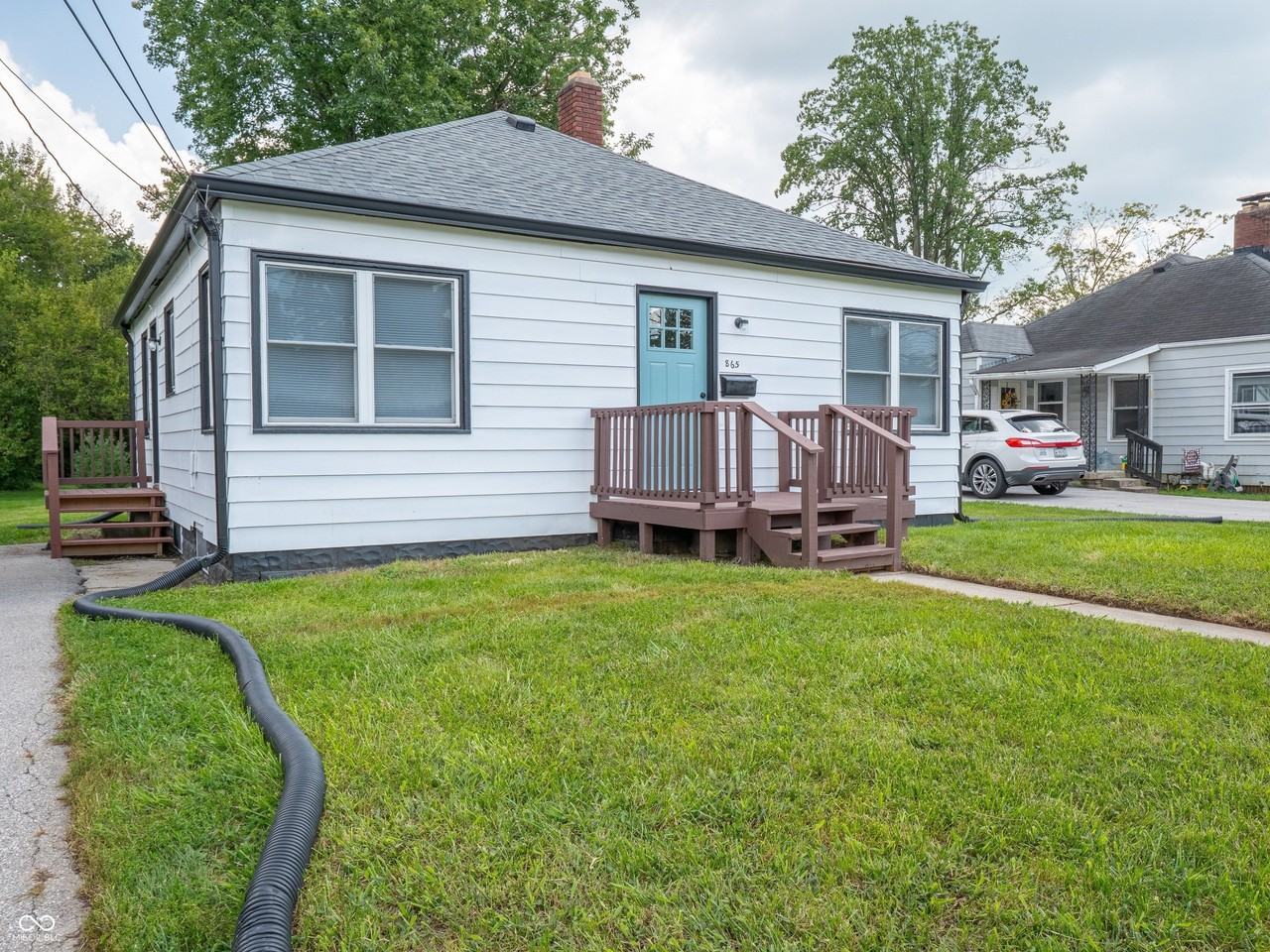 865 Graham St - Photo 5 of 44