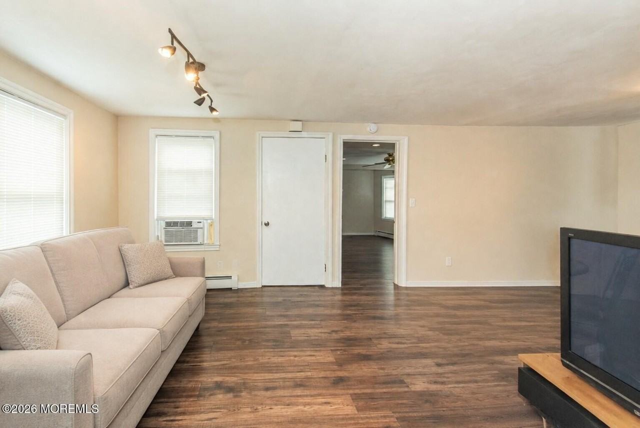 9 Central Ave - Photo 4 of 20