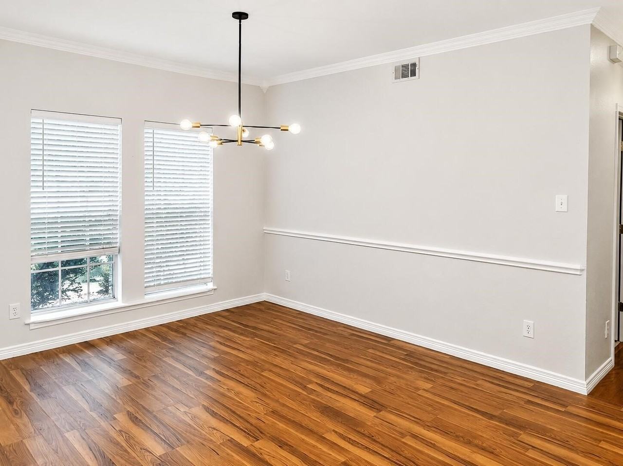 1415 E Dove Rd - Photo 5 of 31