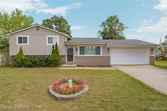 348 Decca Dr