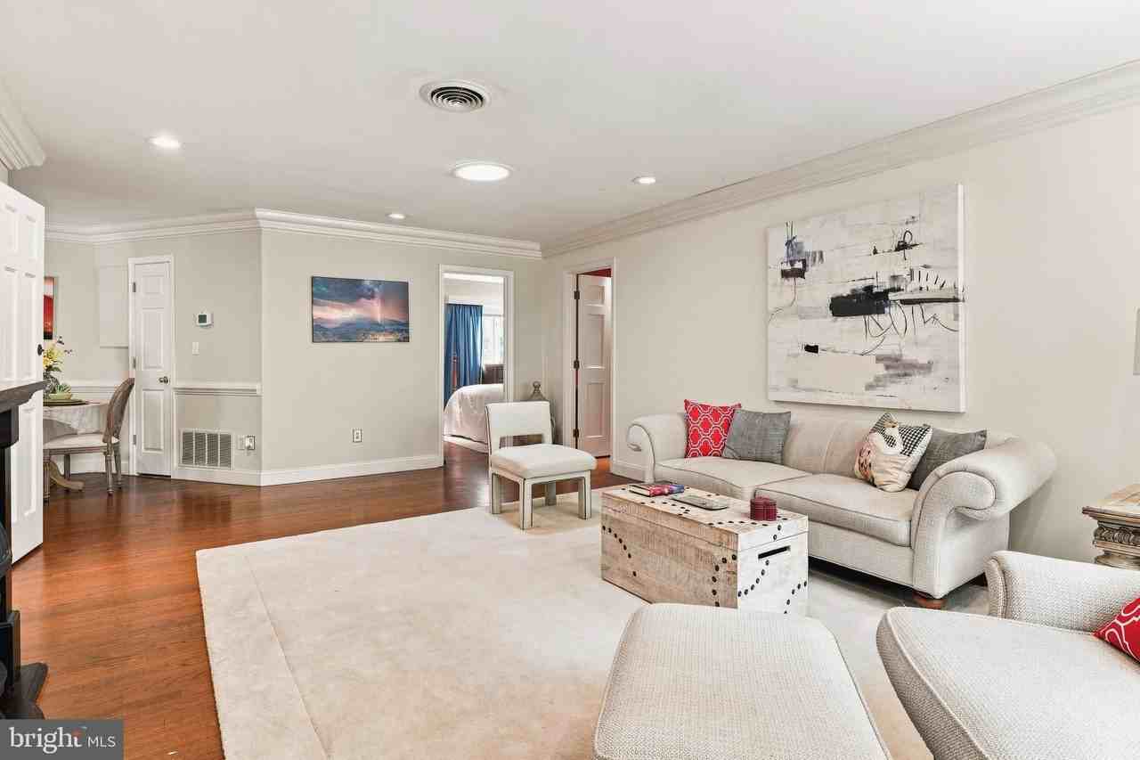 25 Highfield Ct - Photo 4 of 20