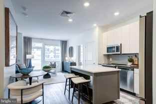 503 N Columbus Blvd #1518 - Photo 1 of 1