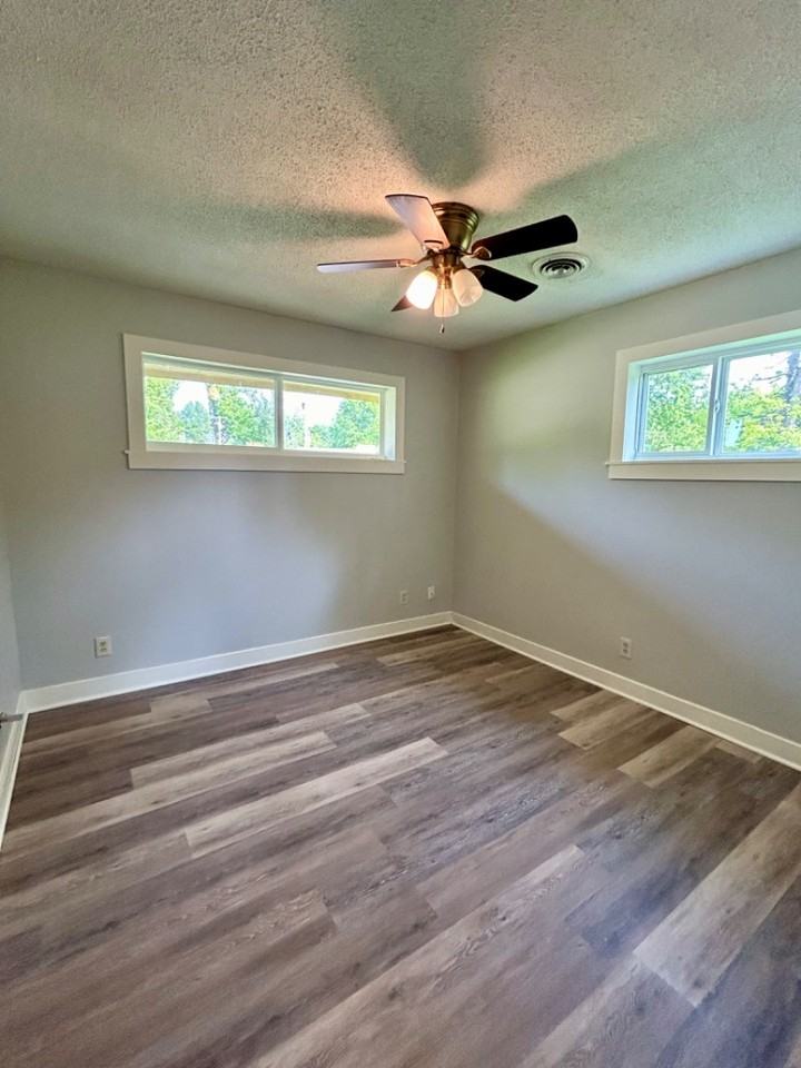 403 S Scott St - Photo 4 of 11