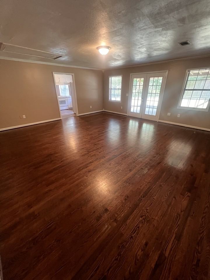 2224 Redtop Ave #10 - Photo 7 of 17