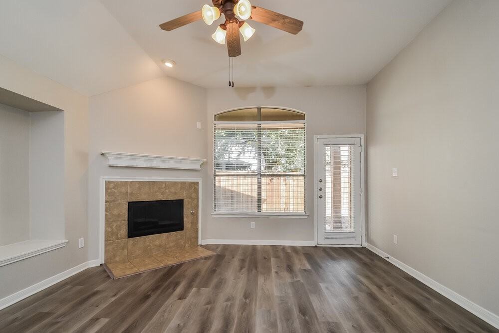 1409 Mockingbird Dr - Photo 4 of 17