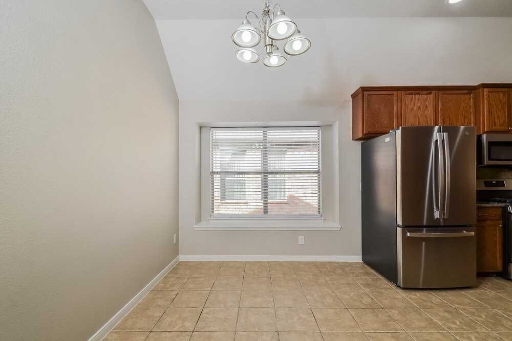 1409 Mockingbird Dr - Photo 6 of 17