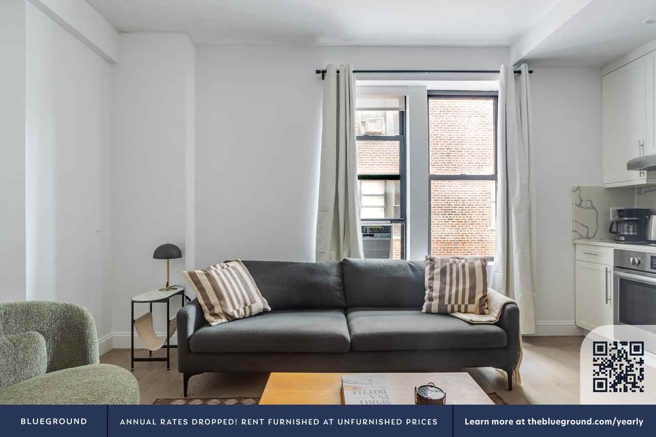 915 West End Avenue - Photo 4 of 36