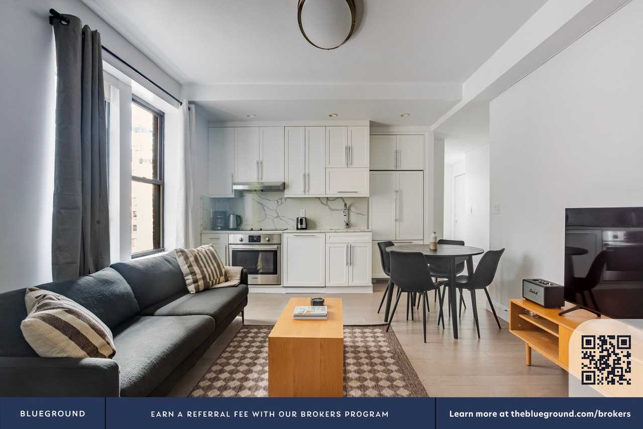 915 West End Avenue - Photo 5 of 36