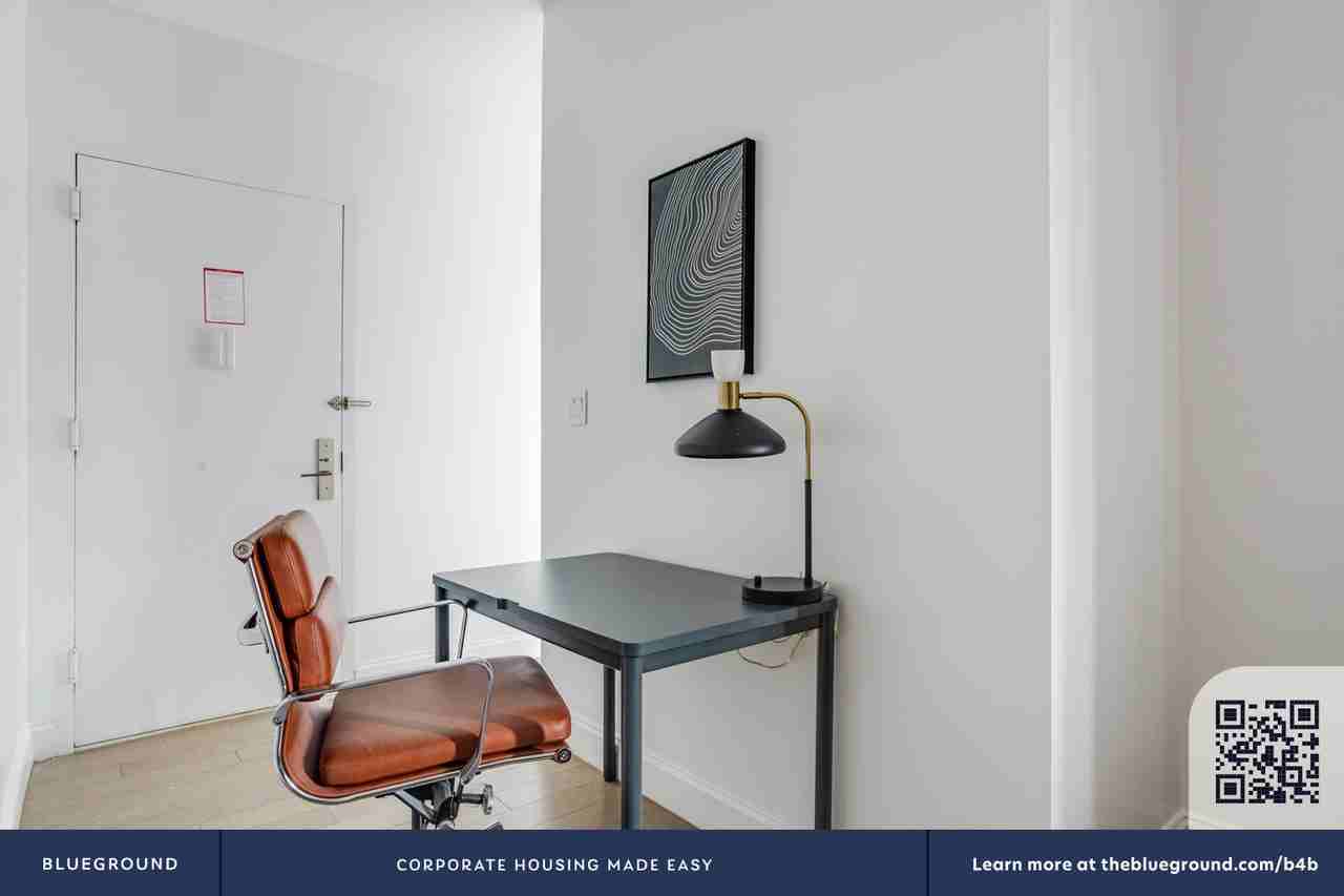 915 West End Avenue - Photo 6 of 36
