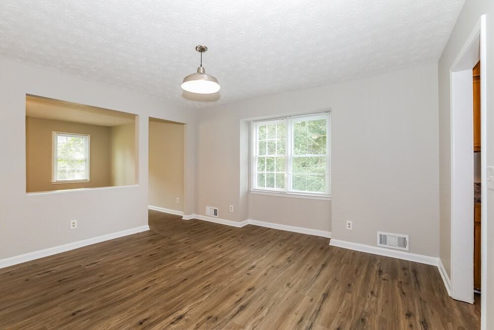 2619 Majestic Cir - Photo 5 of 17