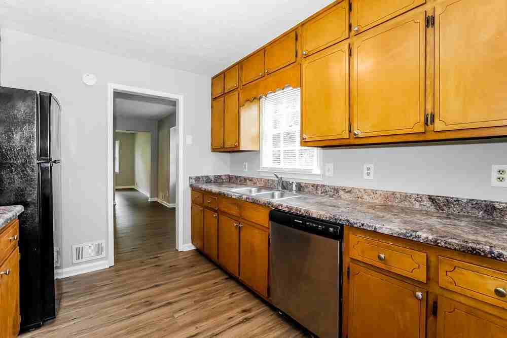 2619 Majestic Cir - Photo 7 of 17