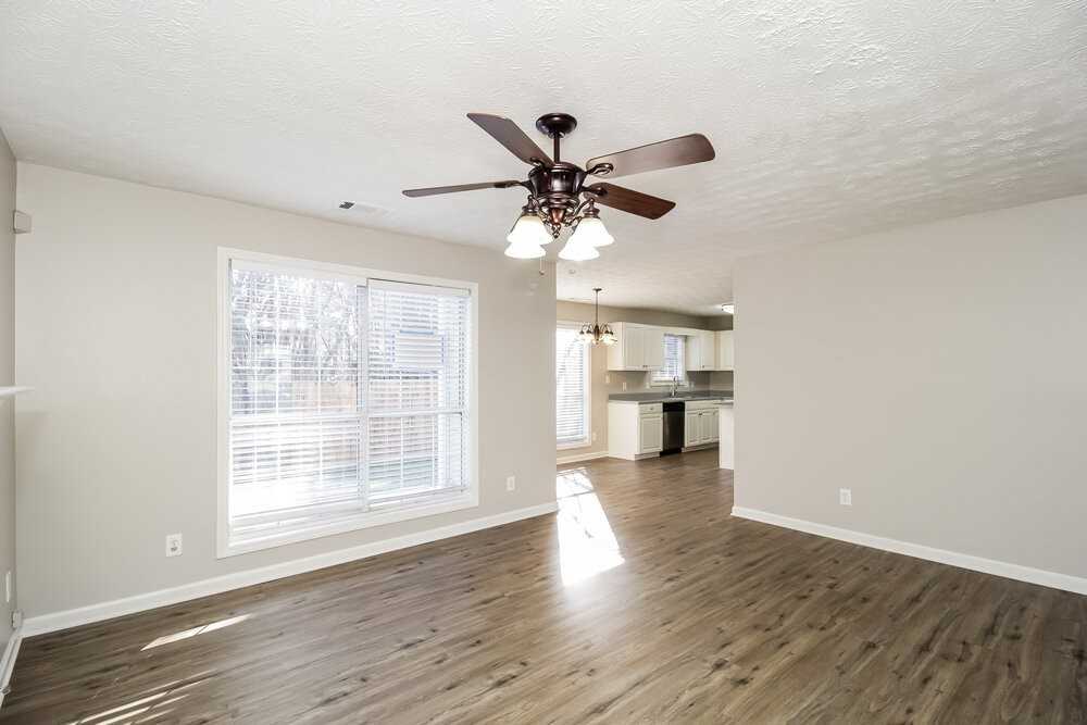 4505 Legend Hollow Ln - Photo 4 of 17