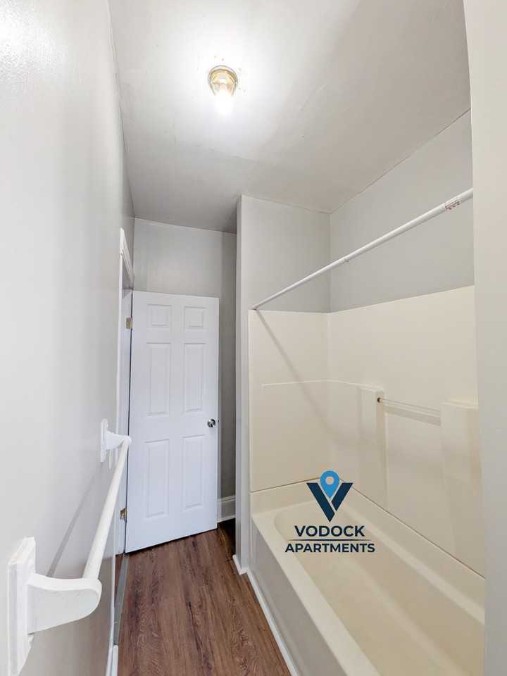 1123 Main Street #9 - Photo 4 of 10