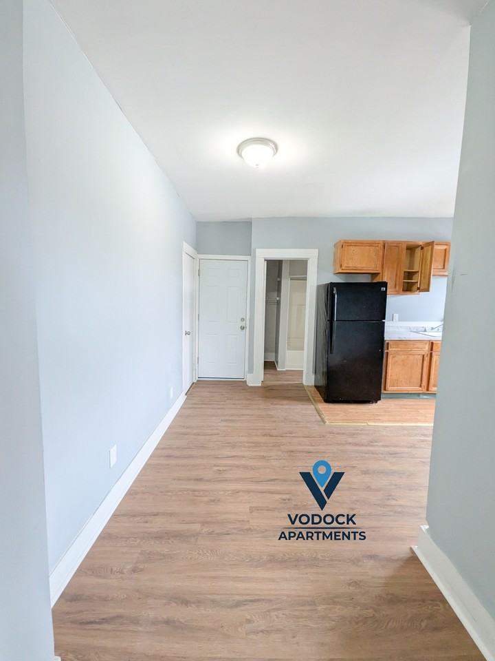 1123 Main Street #9 - Photo 7 of 10