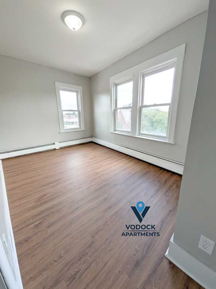 1123 Main Street #9 - Photo 5 of 10