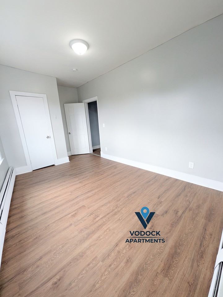 1123 Main Street #9 - Photo 6 of 10
