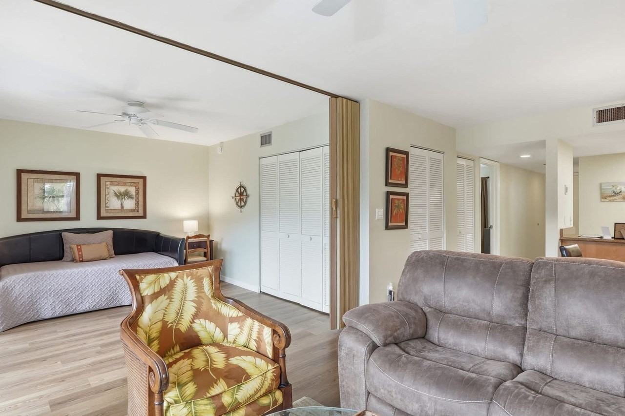 600 Neapolitan Way - Photo 3 of 34