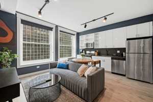 featured image of 417 S Dearborn St