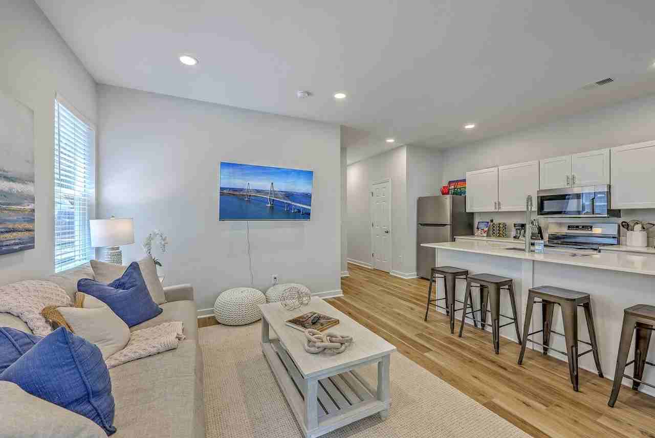 5758 Pilgrim Ave #1604239P - Photo 3 of 38