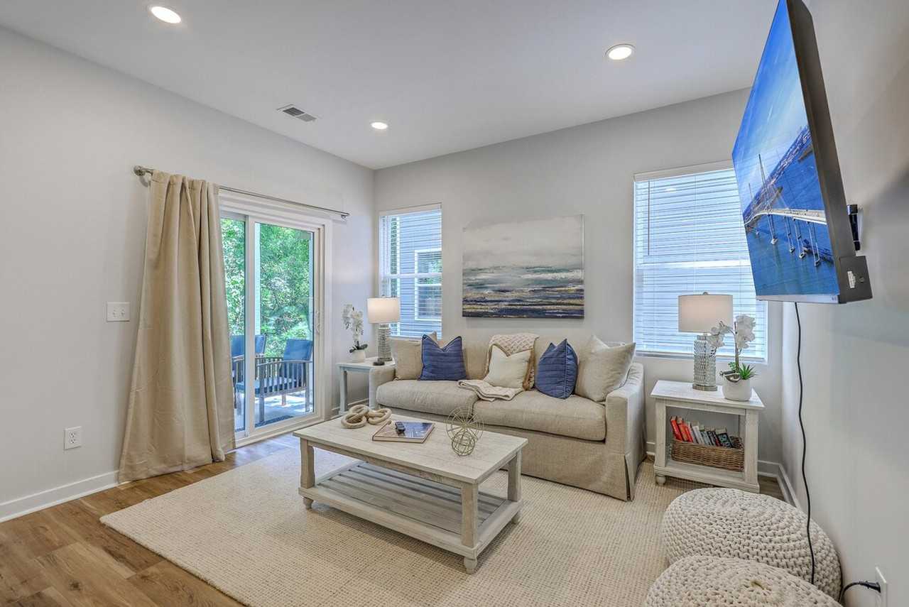 5758 Pilgrim Ave #1604239P - Photo 4 of 38