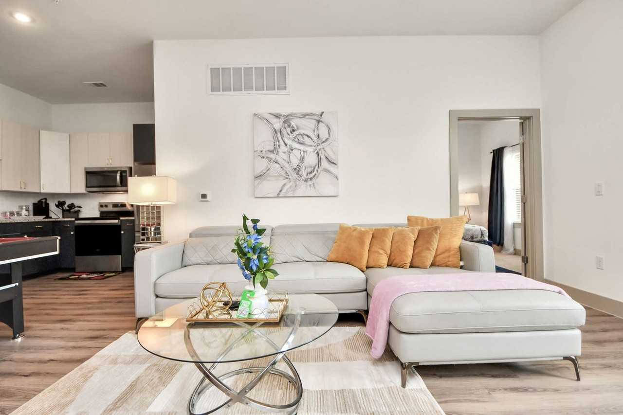 18210 Park Row Dr #1604264P - Photo 5 of 37