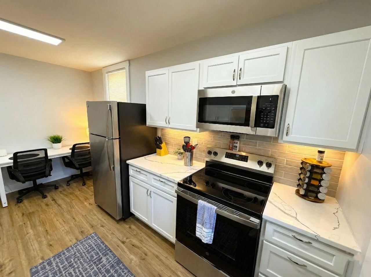 203 S Dupont St #1604256P - Photo 3 of 12