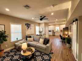 featured image of 708 N Franklin St