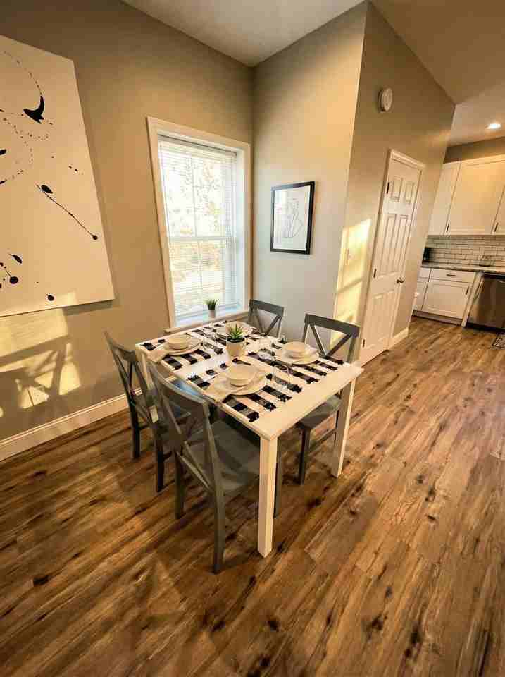 708 N Franklin St #1604260P - Photo 5 of 12