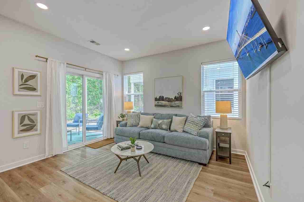 5754 Pilgrim Ave #1604338P - Photo 4 of 44