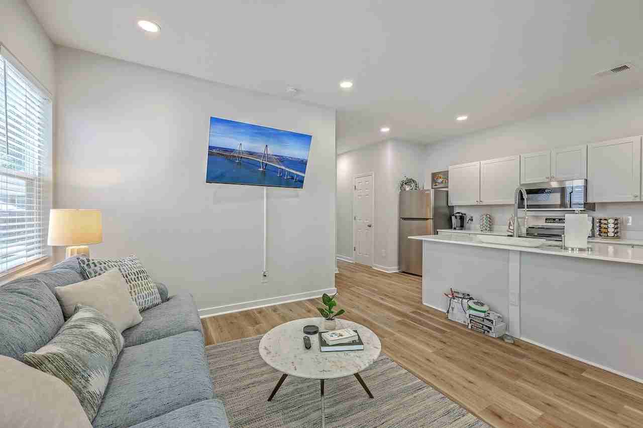 5754 Pilgrim Ave #1604338P - Photo 6 of 44