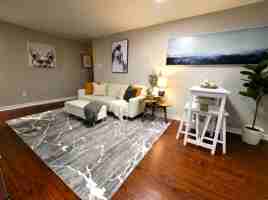 featured image of 710 N Franklin St