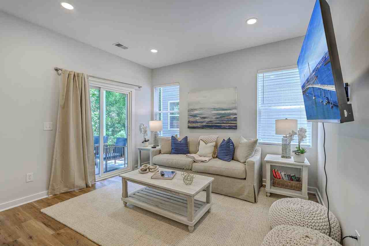 5752 Pilgrim Ave #1611032P - Photo 4 of 38