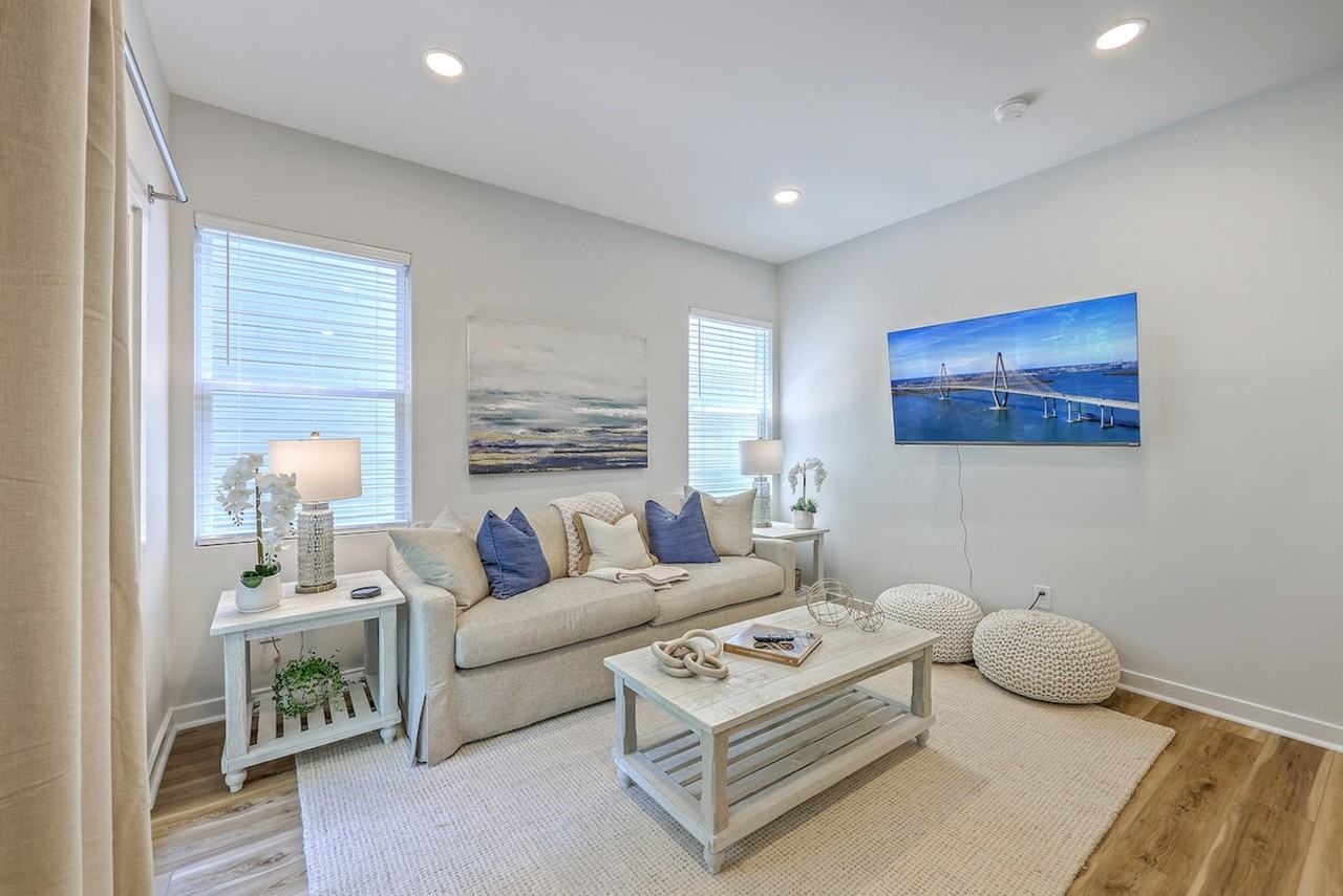 5752 Pilgrim Ave #1611032P - Photo 5 of 38