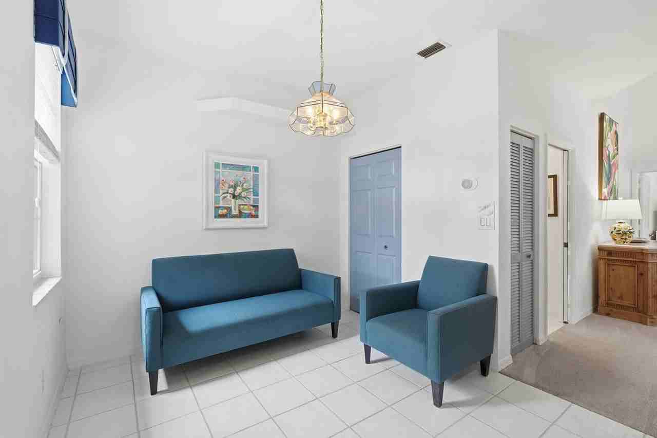 2081 Crestview Way #1621725P - Photo 4 of 50