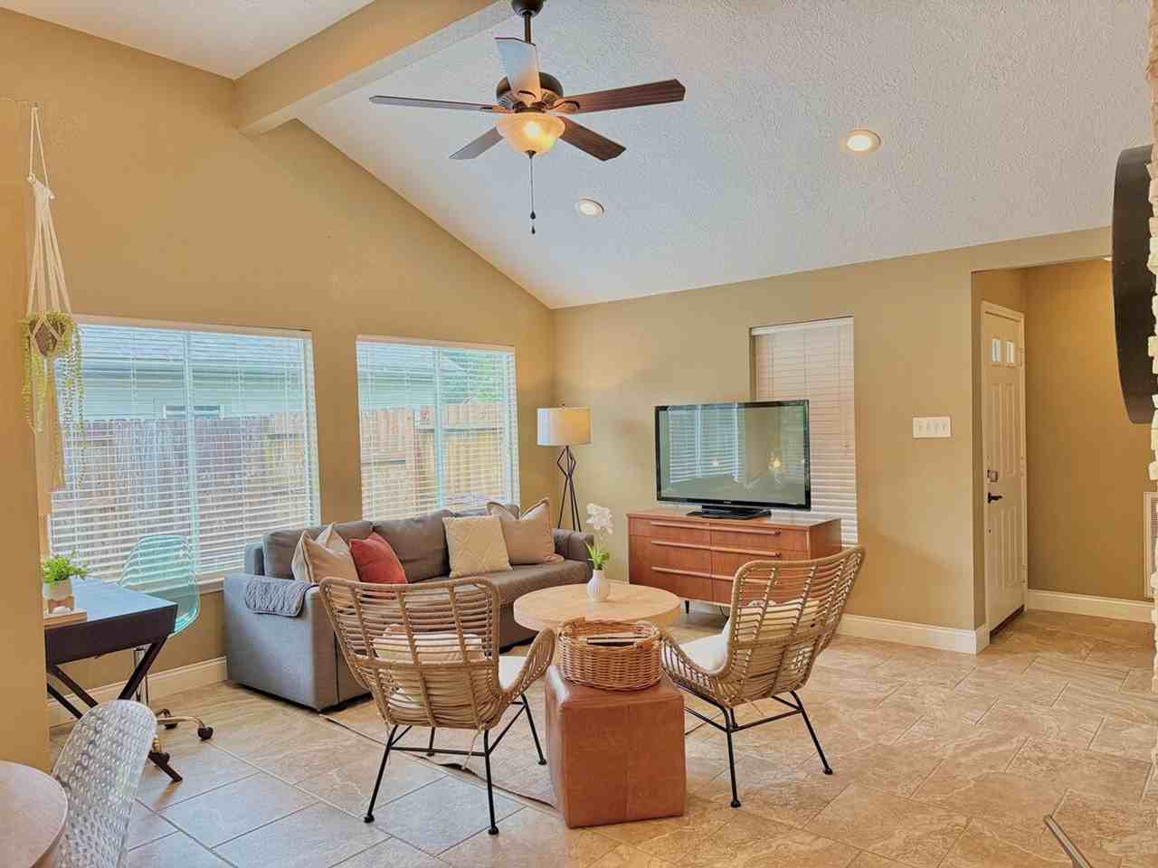 20538 Blue Beech Dr #1607403P - Photo 3 of 19