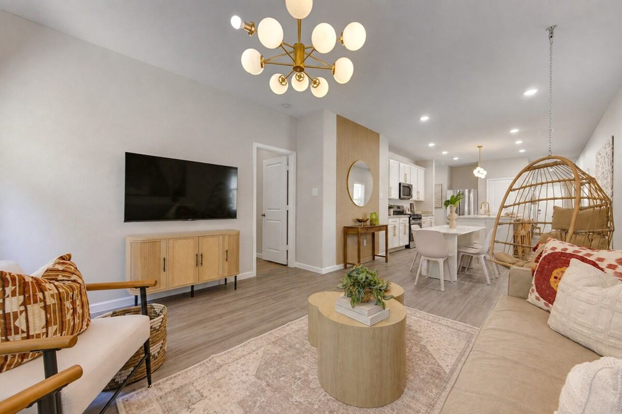 16607 Aurora St #1607405P - Photo 5 of 50