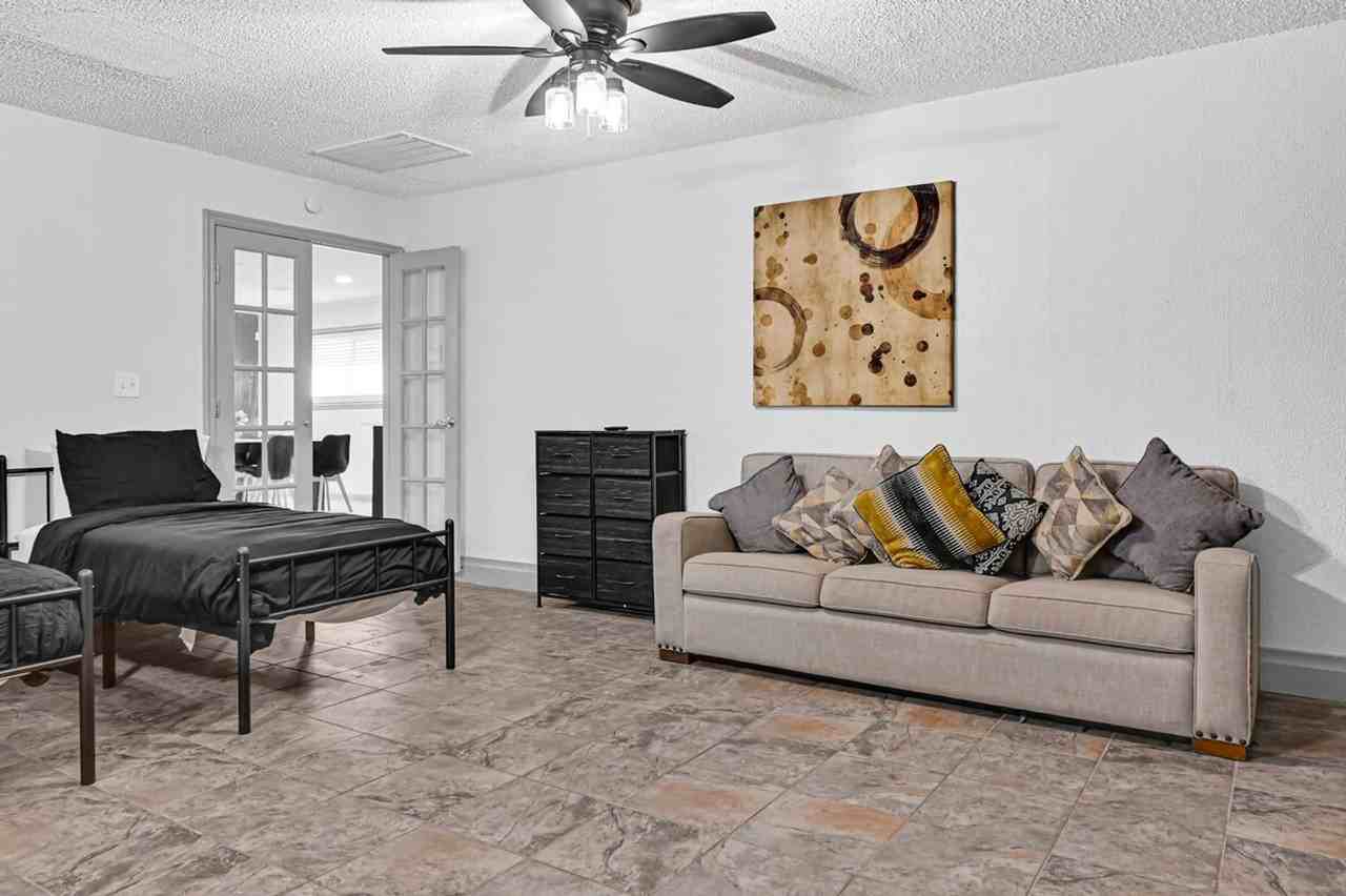 1806 Clayton Dr #1603449P - Photo 5 of 41