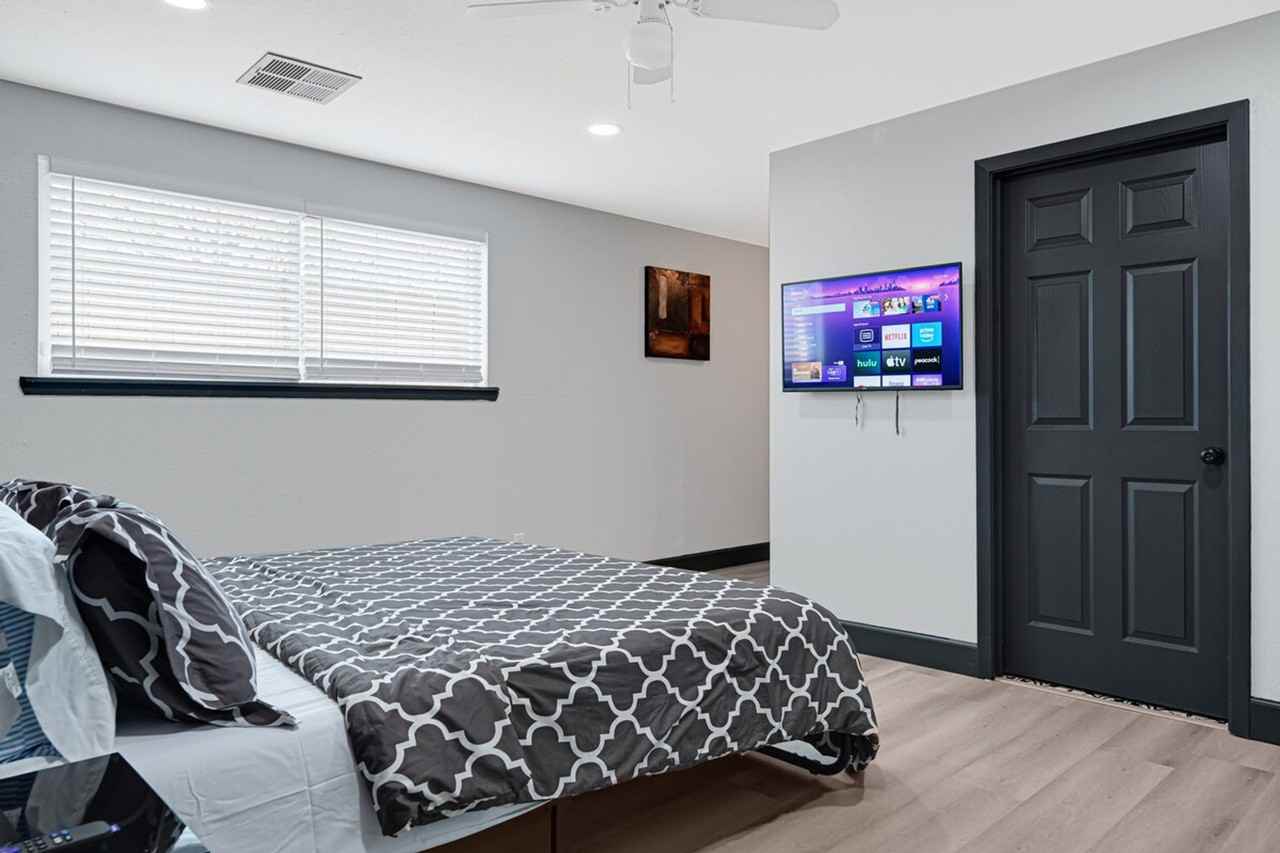 12115 Wood Forest Dr #1603447P - Photo 4 of 39