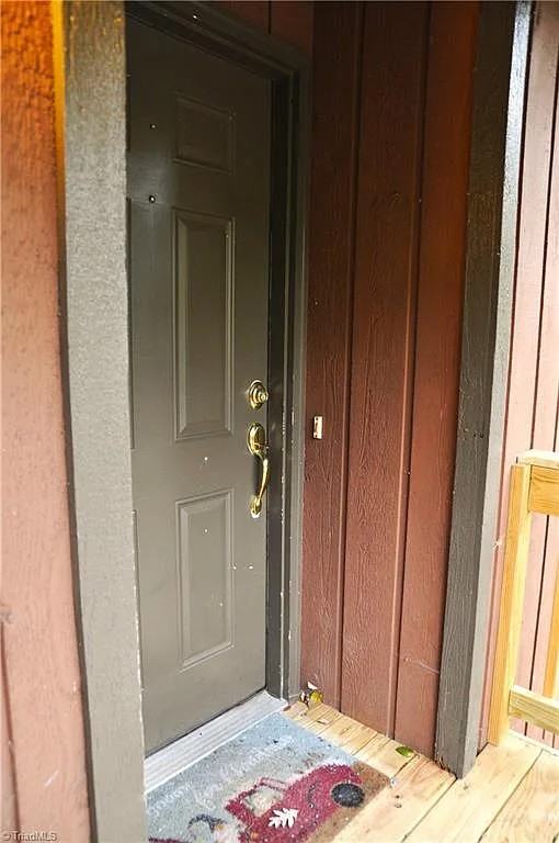 1504 Aspen Way - Photo 3 of 28