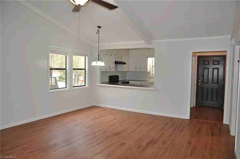 1504 Aspen Way - Photo 7 of 28