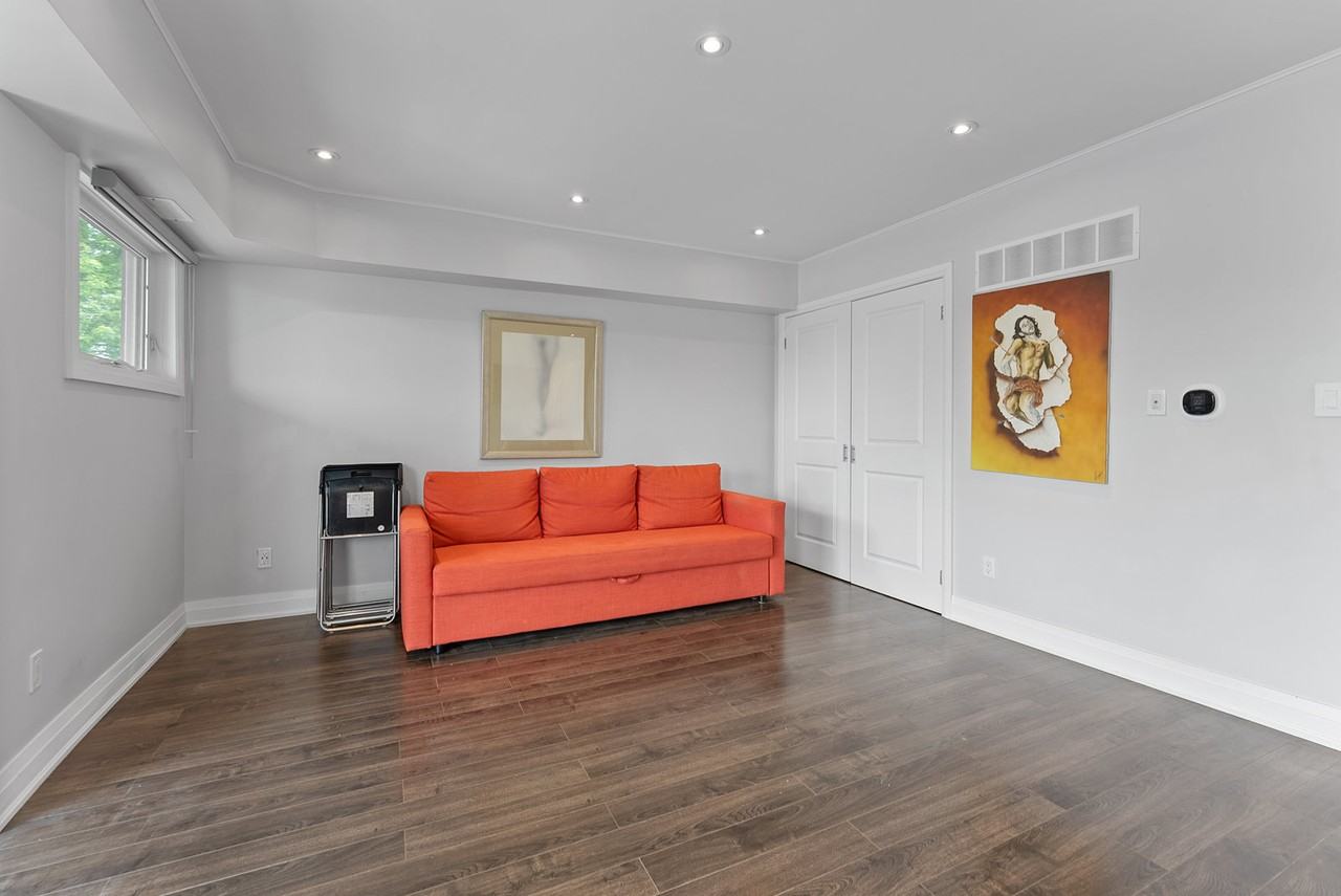 2504 Lake Shore Boulevard West #4 - Photo 6 of 31