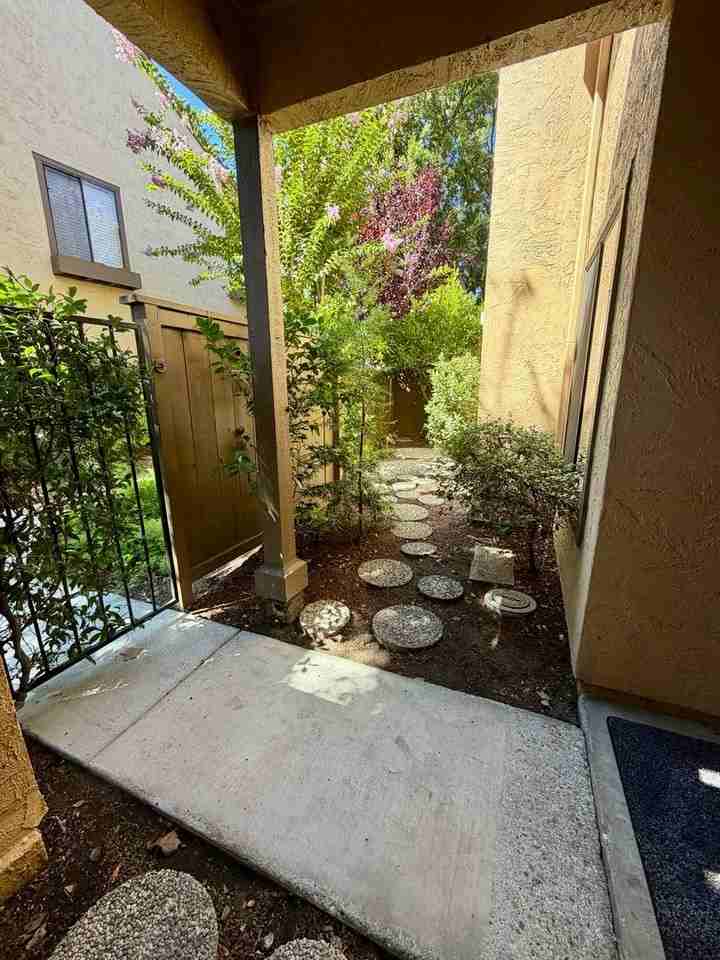 1837 Ashmeade Ct - Photo 2 of 35