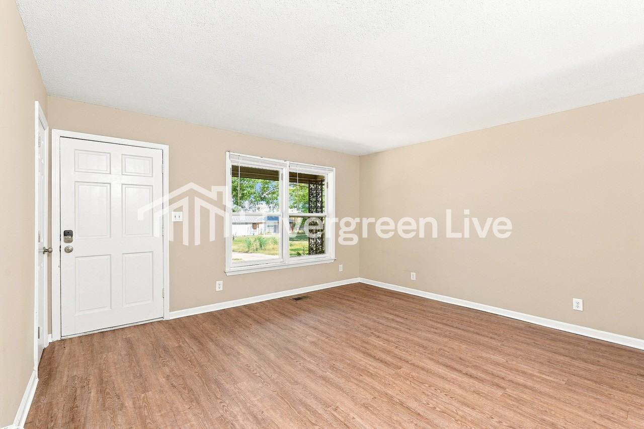 4103 Oakdale Ave - Photo 4 of 15